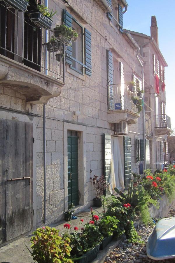 Apartments By The Sea Komiza, Vis - 8533 Zewnętrze zdjęcie